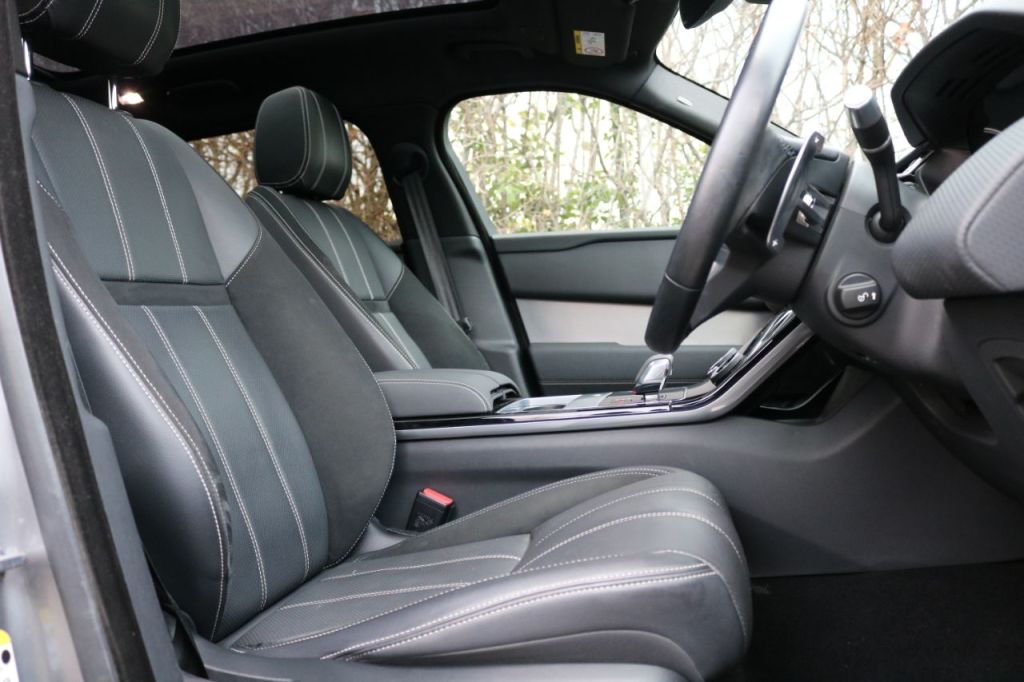 Used Land Rover Range Rover Velar 2022 for sale - 76697947: Photo 6