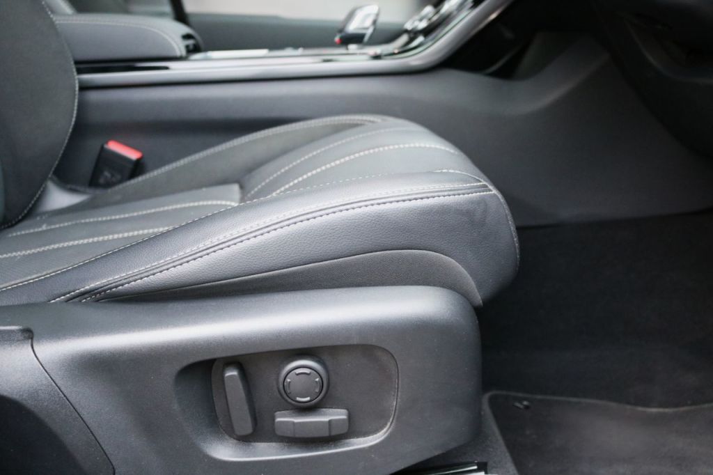 Used Land Rover Range Rover Velar 2022 for sale - 76697947: Photo 9