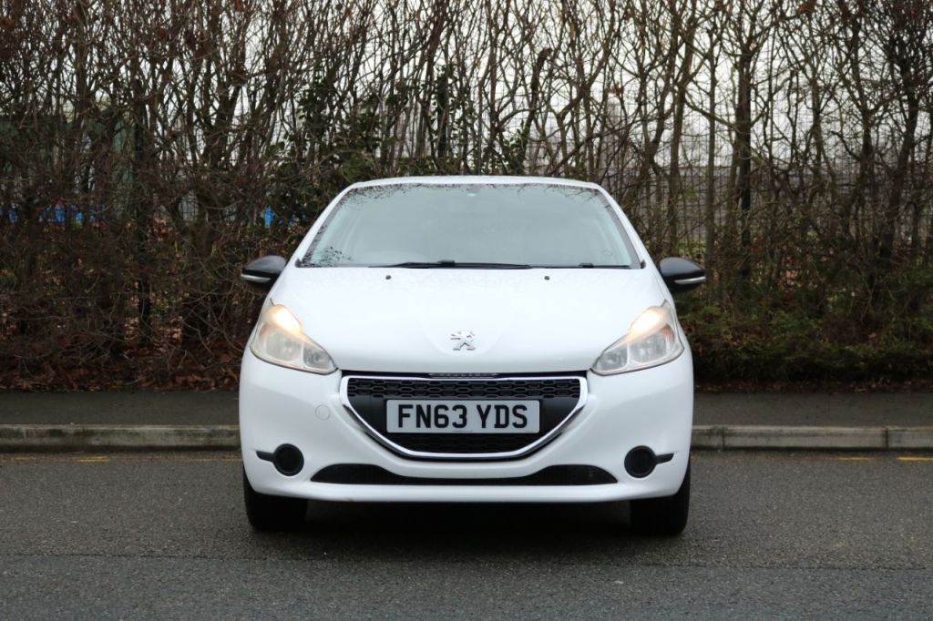 Used Peugeot 208 2013 for sale - 77546221: Photo 2