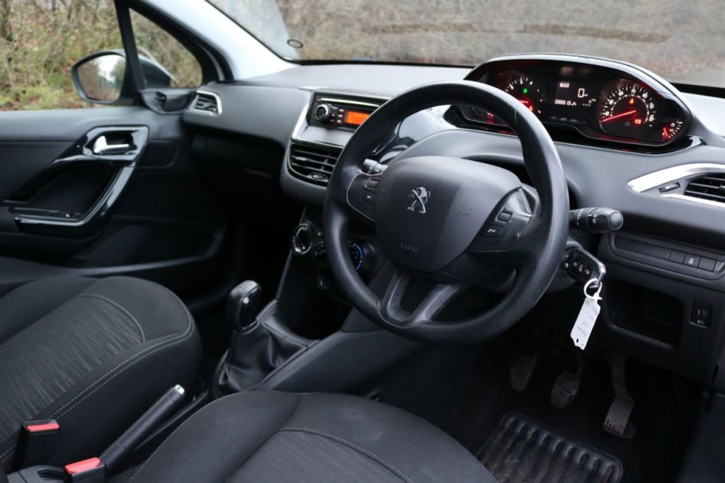 Used Peugeot 208 2013 for sale - 77546221: Photo 9