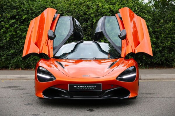 Used McLaren 720S 2017 for sale - 68016310: Photo 2