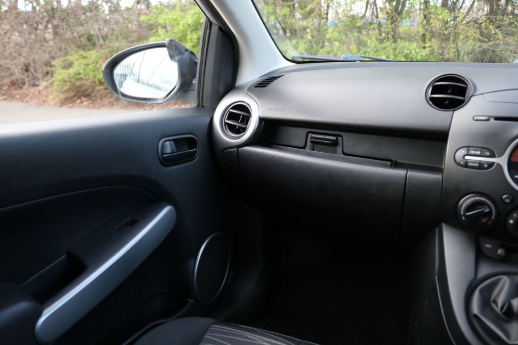 Used Mazda Mazda2 2008 for sale - 77850498: Photo 13