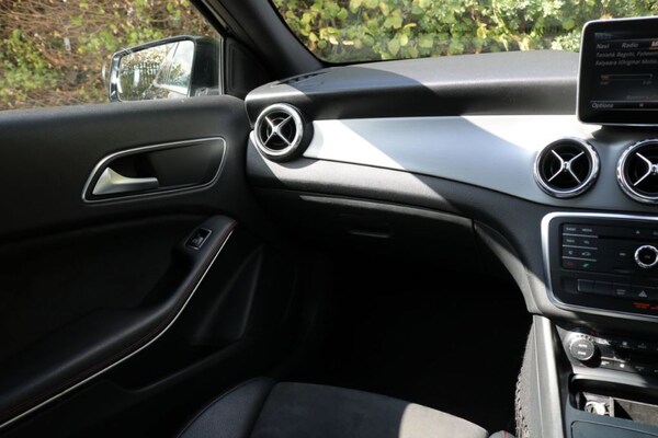 Used Mercedes-Benz GLA 2015 for sale - 75585943: Photo 13