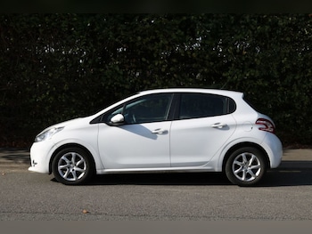 Used Peugeot 208 2014 for sale - 75853031: Photo