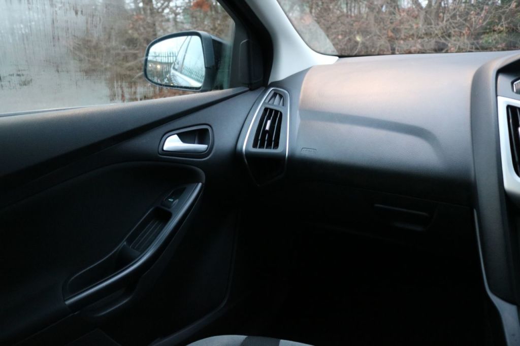 Used Ford Focus 2014 for sale - 76972915: Photo 13