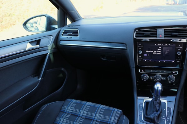 Used Volkswagen Golf 2018 for sale - 65730985: Photo 14