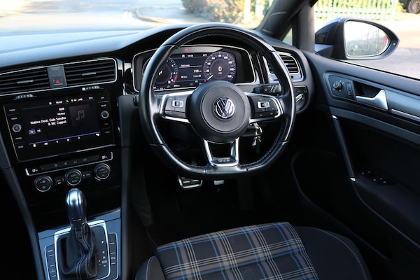 Used Volkswagen Golf 2018 for sale - 65730985: Photo 16