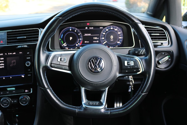 Used Volkswagen Golf 2018 for sale - 65730985: Photo 17