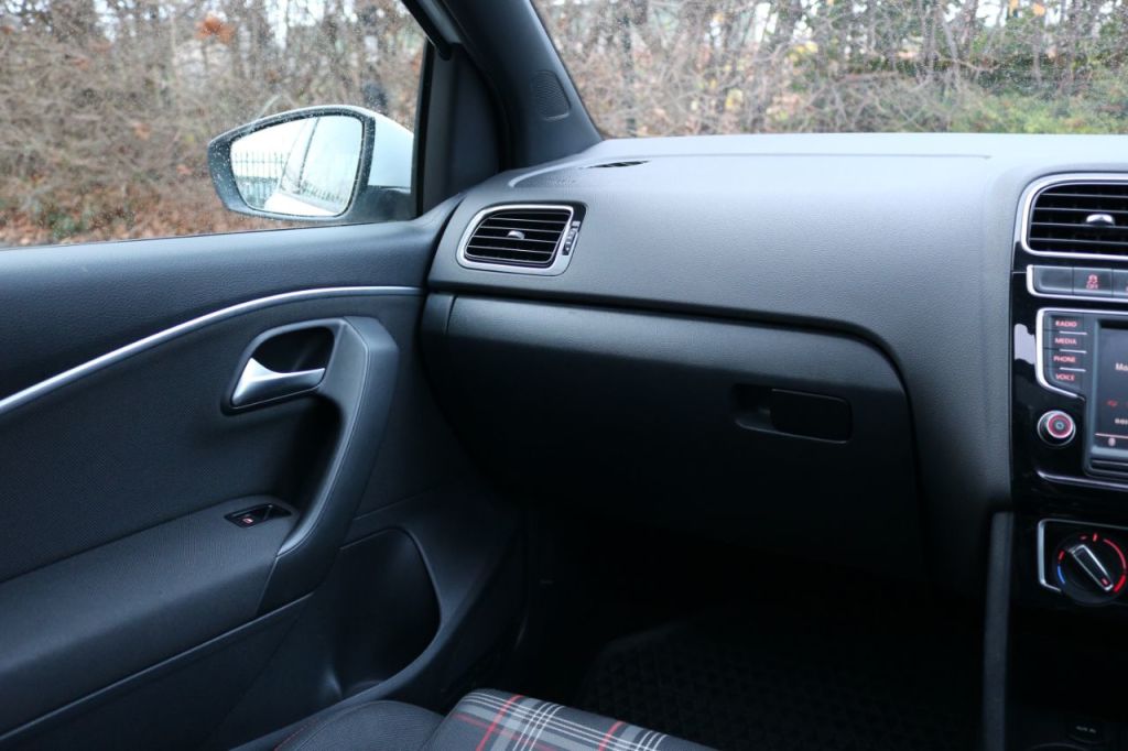 Used Volkswagen Polo 2016 for sale - 76909671: Photo 14