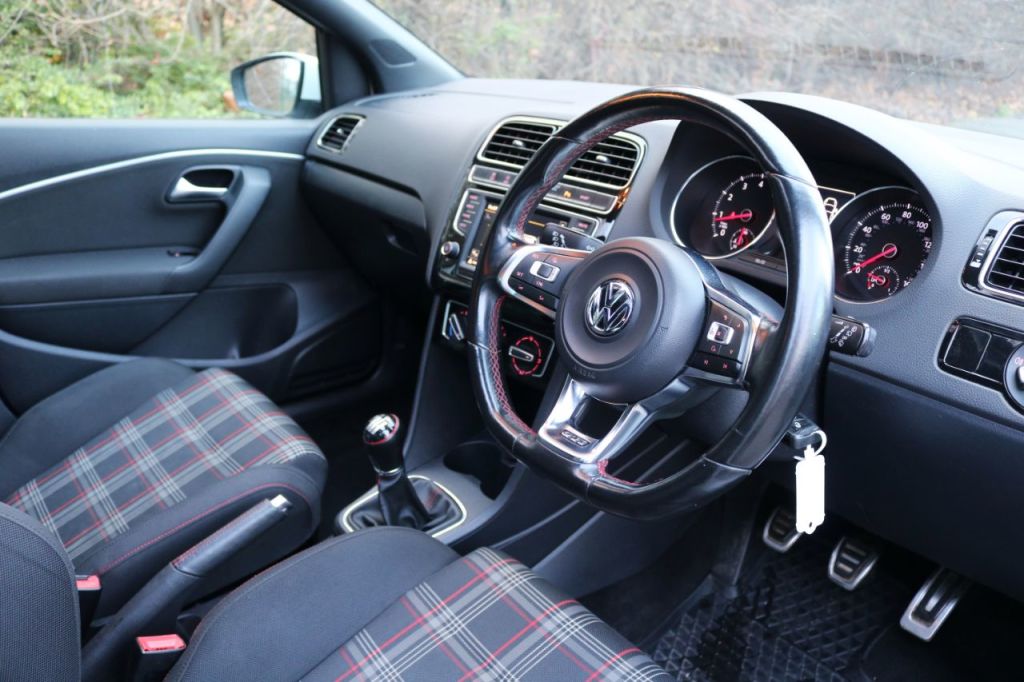 Used Volkswagen Polo 2016 for sale - 76909671: Photo 9