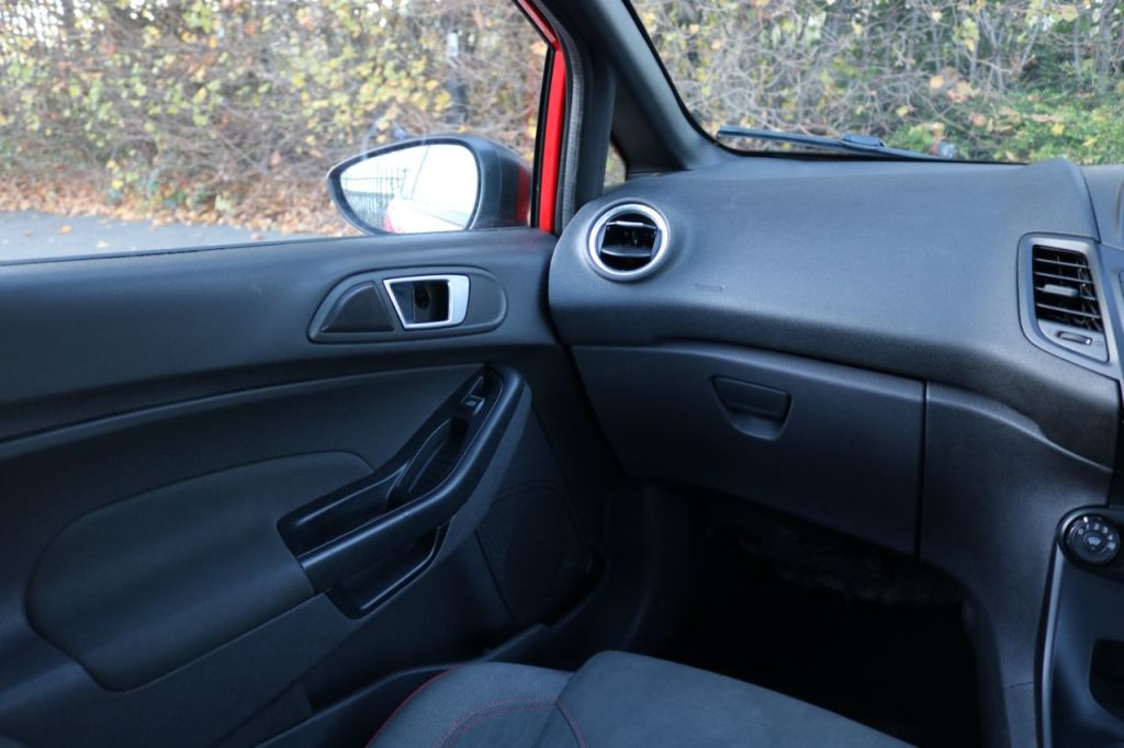 Used Ford Fiesta 2017 for sale - 76385595: Photo 13