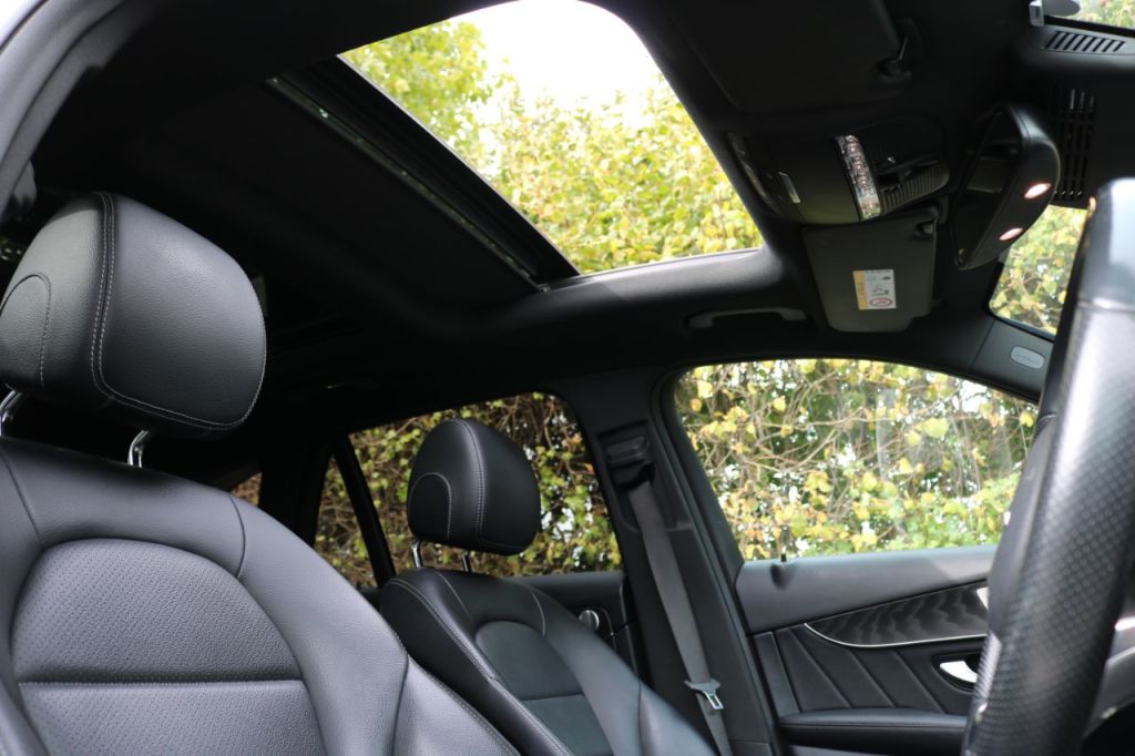 Used Mercedes-Benz GLC 2018 for sale - 76064045: Photo 11