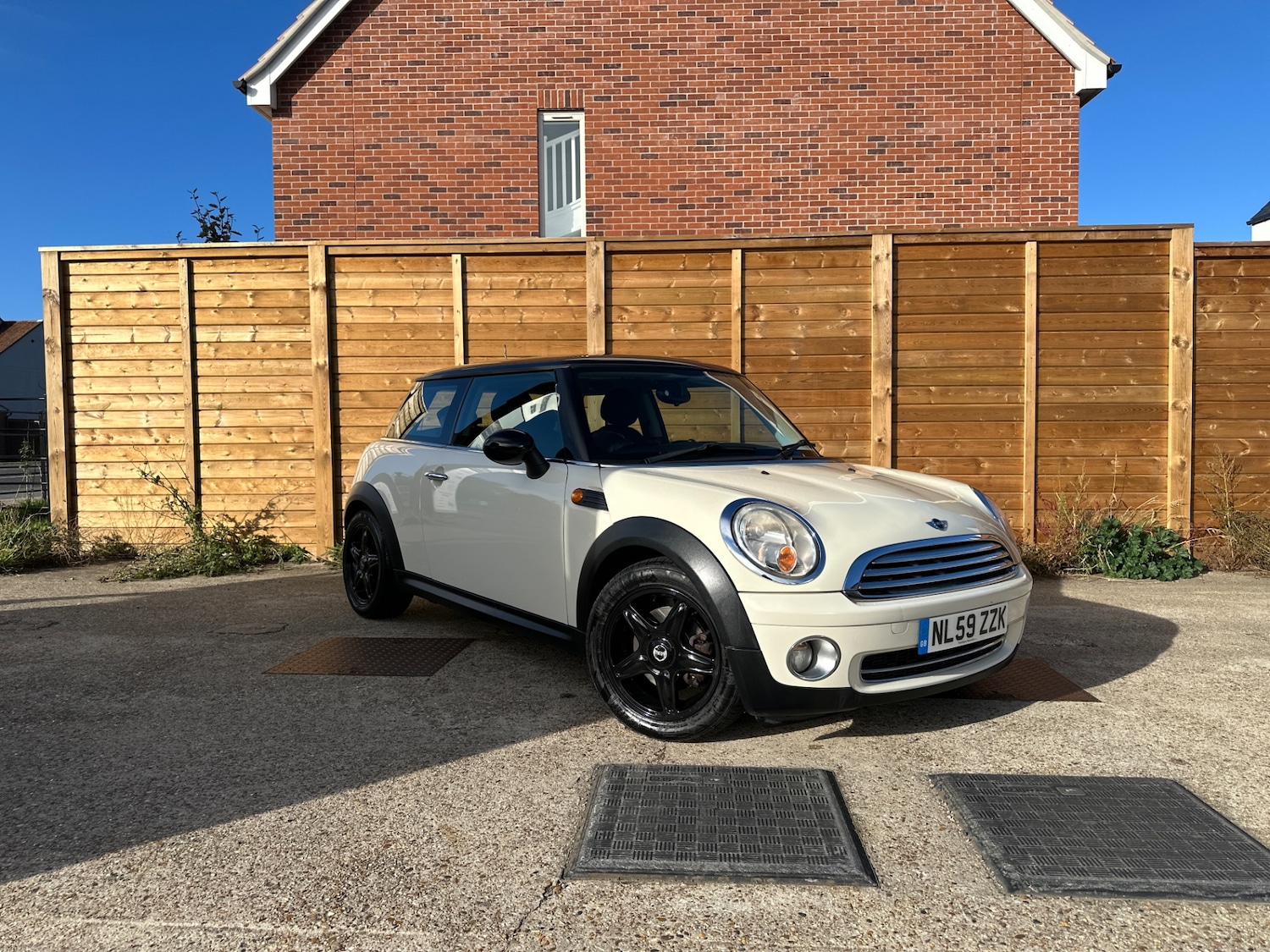 Used MINI Hatch 2009 for sale - 76375442: Photo 1