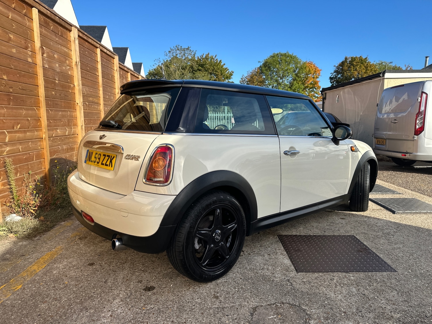 Used MINI Hatch 2009 for sale - 76375442: Photo 3