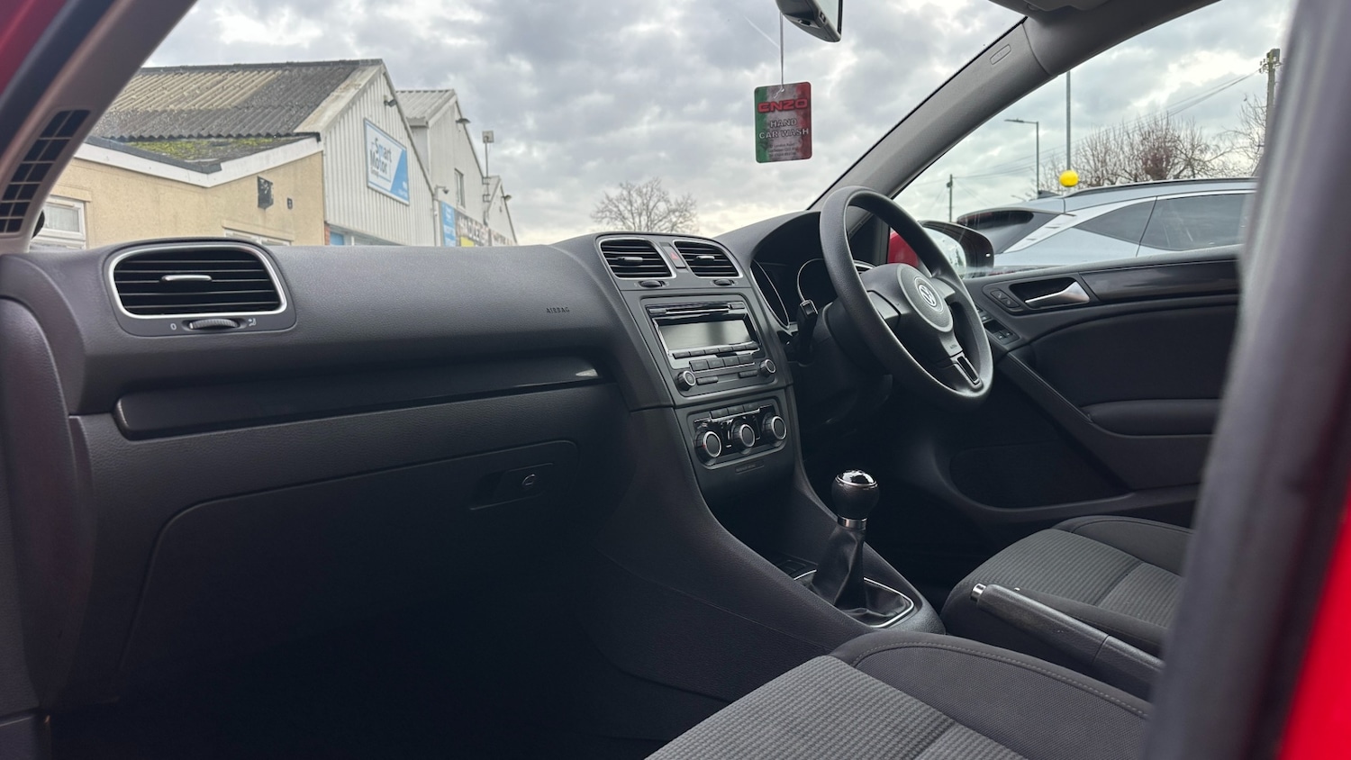 Used Volkswagen Golf 2010 for sale - 77167649: Photo 2