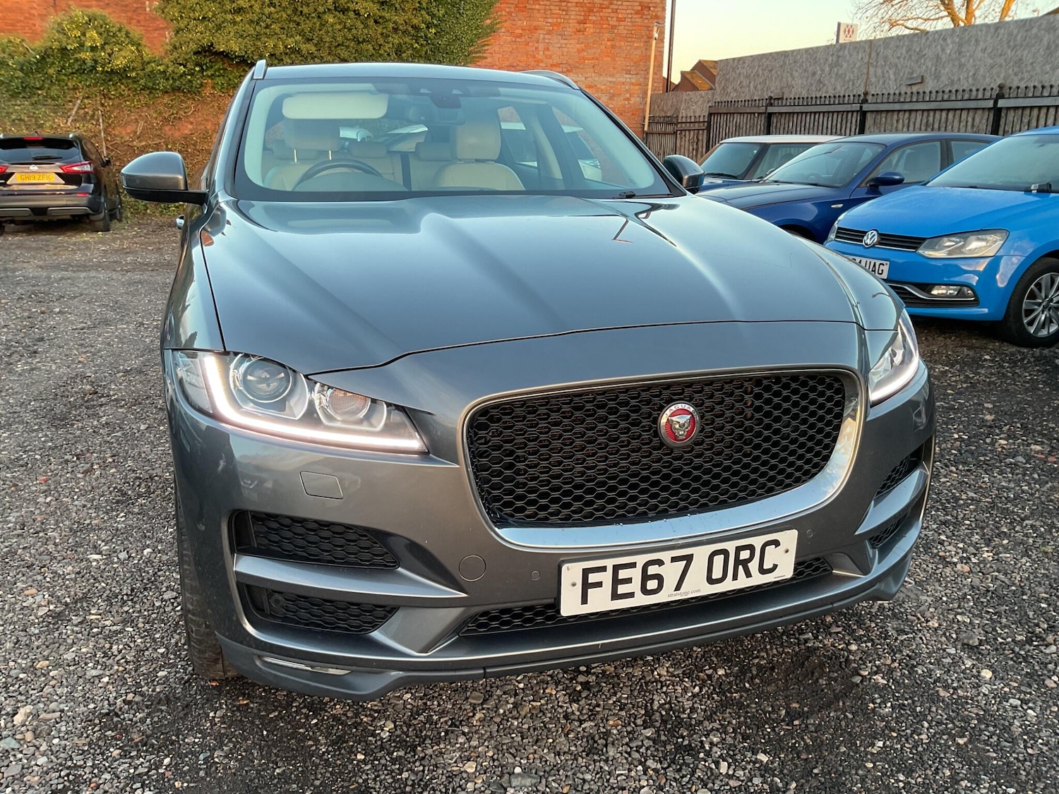 Used Jaguar F-Pace 2017 for sale - 77073871: Photo 2