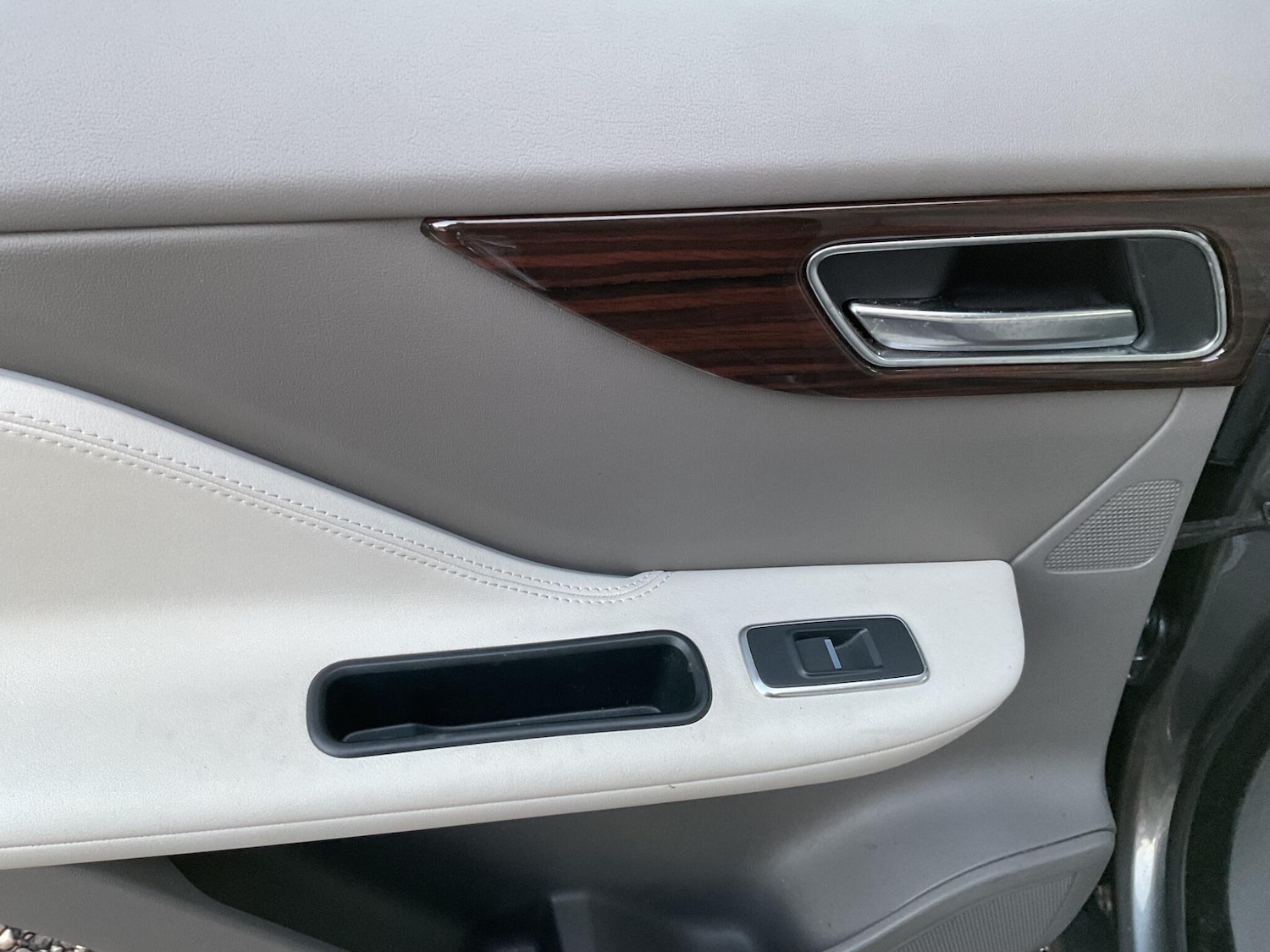 Used Jaguar F-Pace 2017 for sale - 77073871: Photo 36