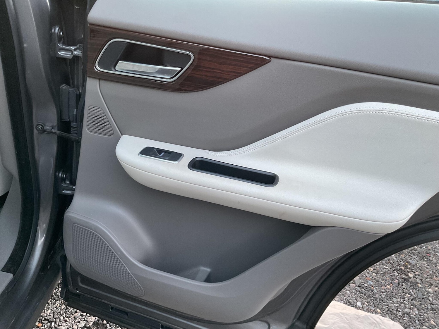 Used Jaguar F-Pace 2017 for sale - 77073871: Photo 38