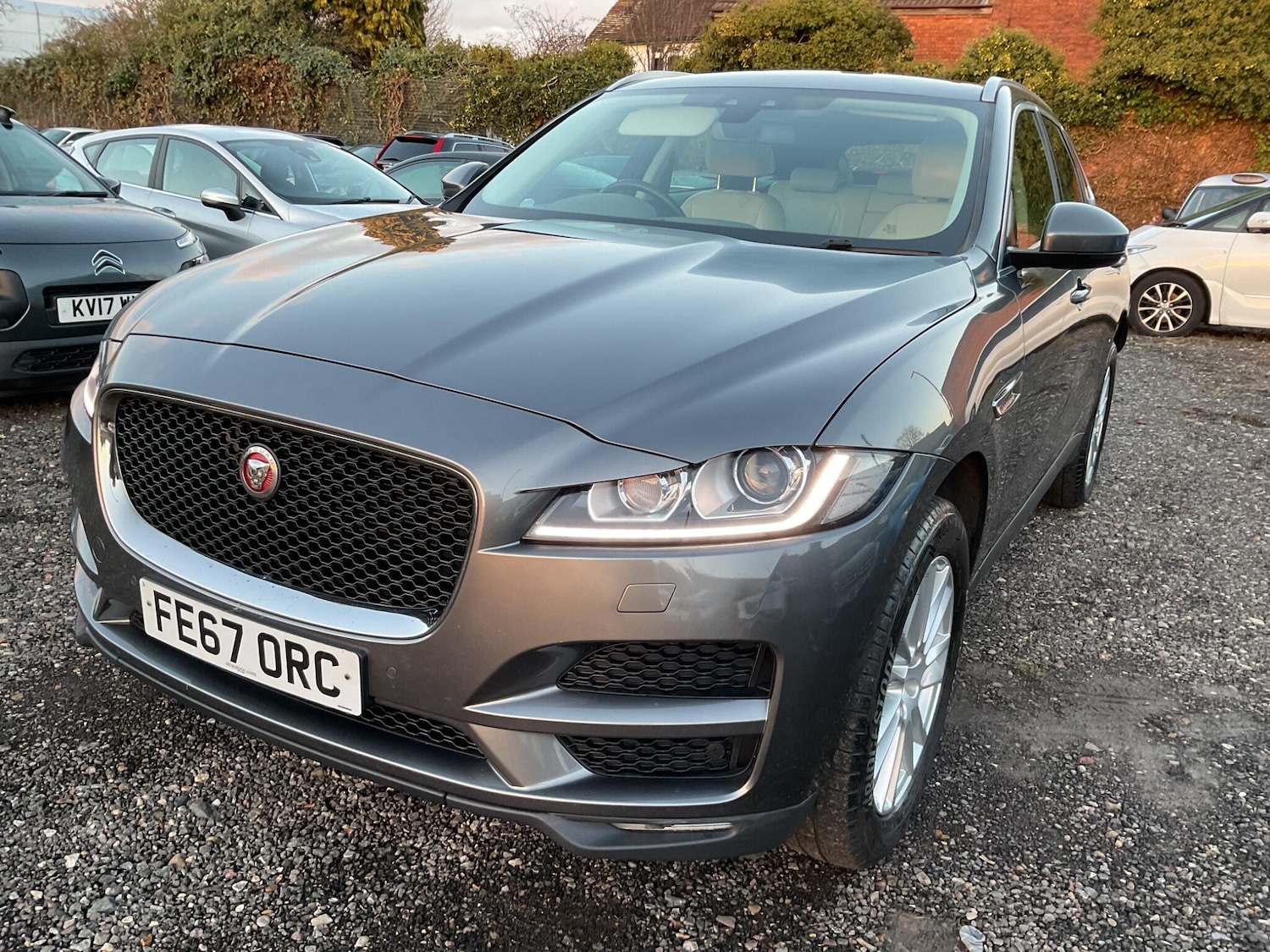 Used Jaguar F-Pace 2017 for sale - 77073871: Photo 4