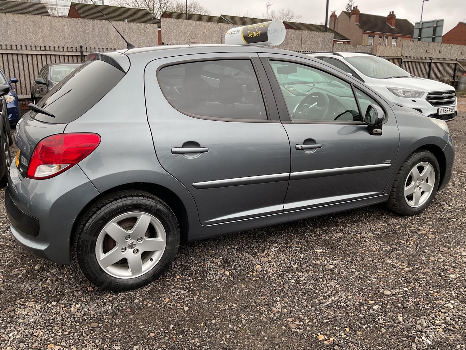 Used Peugeot 207 2011 for sale - 77400661: Photo 10