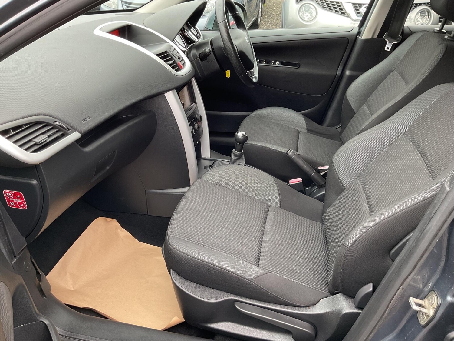 Used Peugeot 207 2011 for sale - 77400661: Photo 32