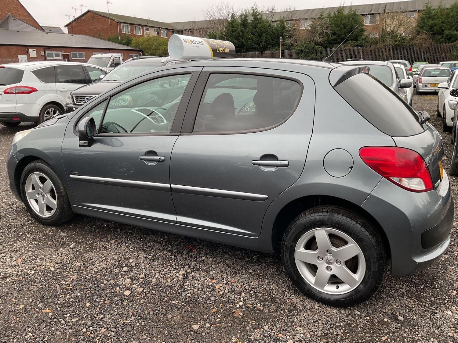 Used Peugeot 207 2011 for sale - 77400661: Photo 6