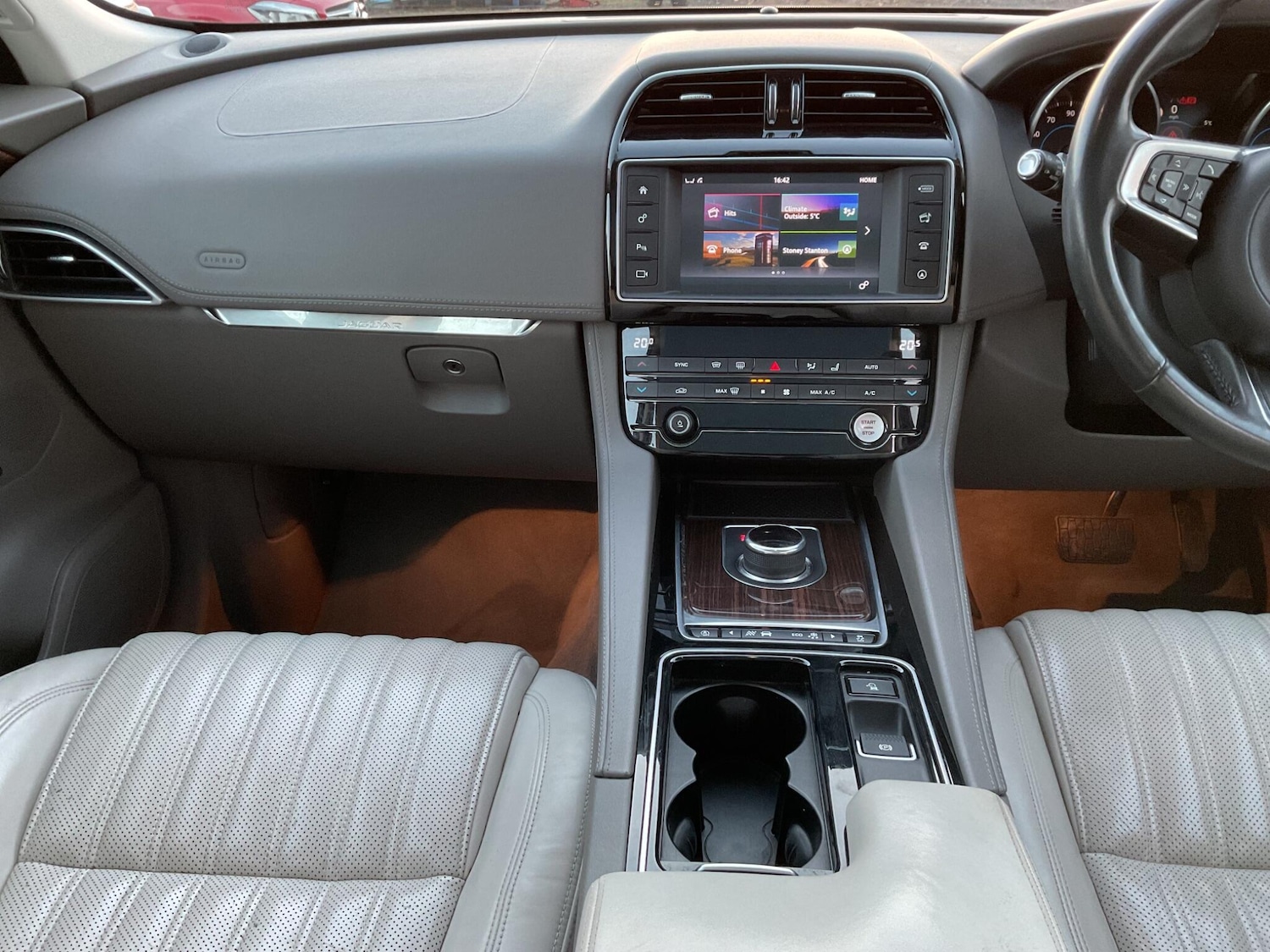 Used Jaguar F-Pace 2017 for sale - 76714770: Photo 22