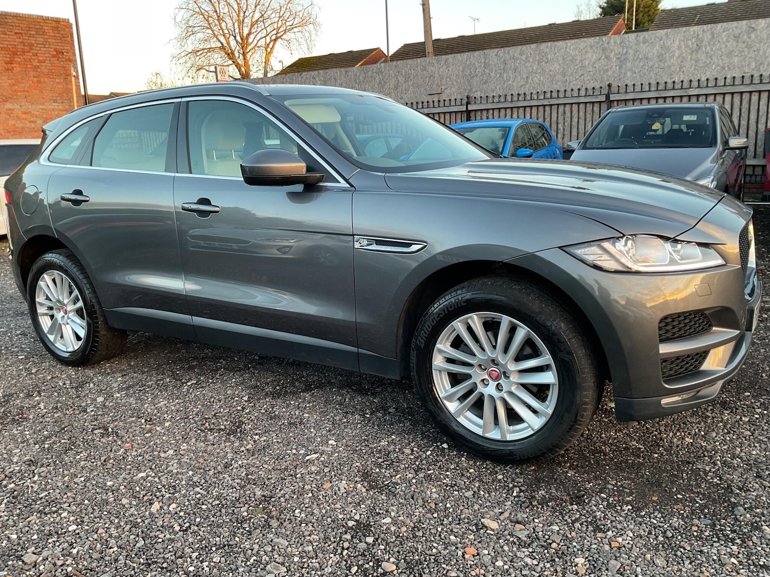 Used Jaguar F-Pace 2017 for sale - 76714770: Photo 3