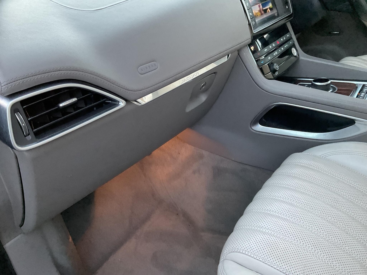 Used Jaguar F-Pace 2017 for sale - 76714770: Photo 33