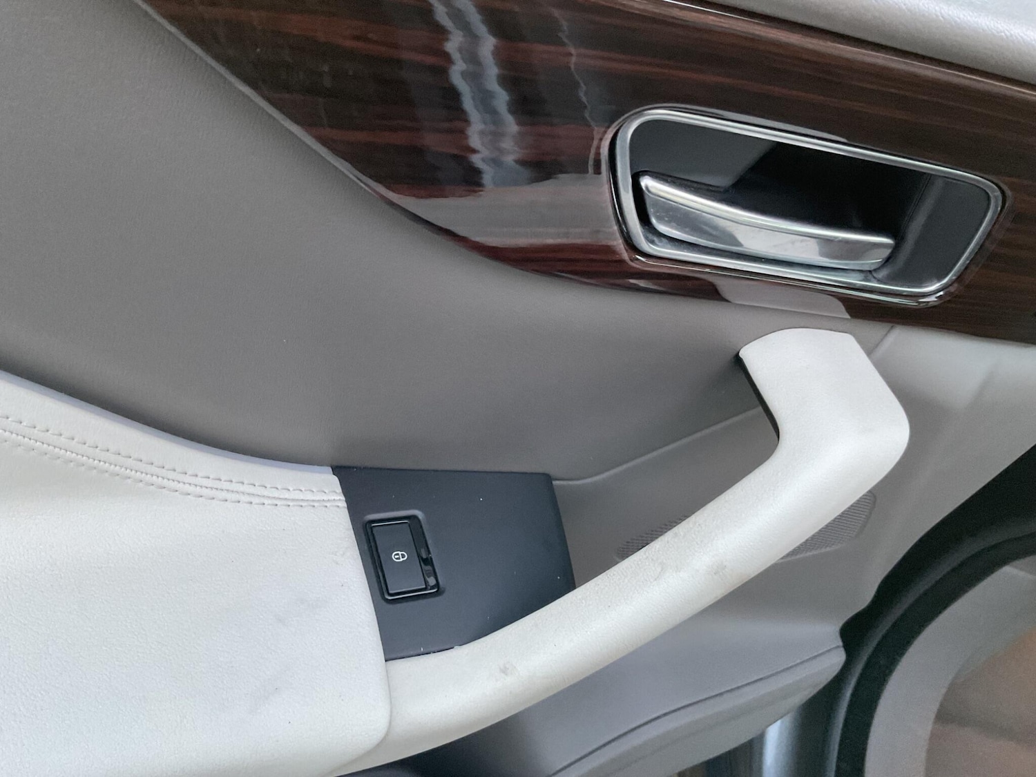 Used Jaguar F-Pace 2017 for sale - 76714770: Photo 34