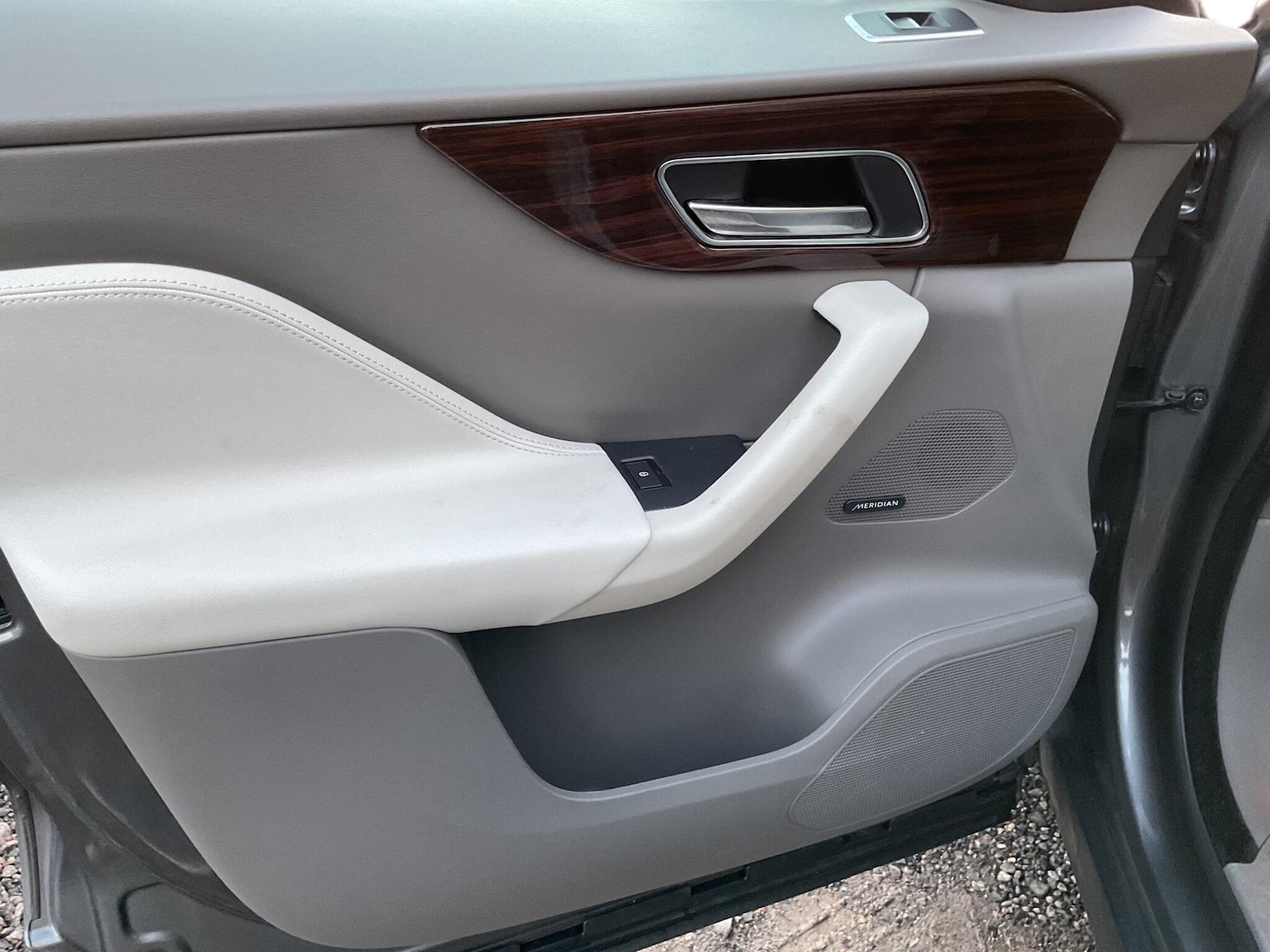 Used Jaguar F-Pace 2017 for sale - 76714770: Photo 35