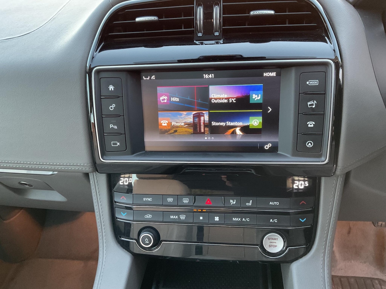 Used Jaguar F-Pace 2017 for sale - 76714770: Photo 48