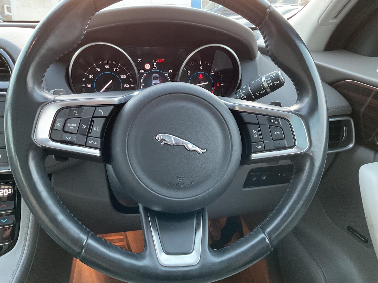 Used Jaguar F-Pace 2017 for sale - 76714770: Photo 53