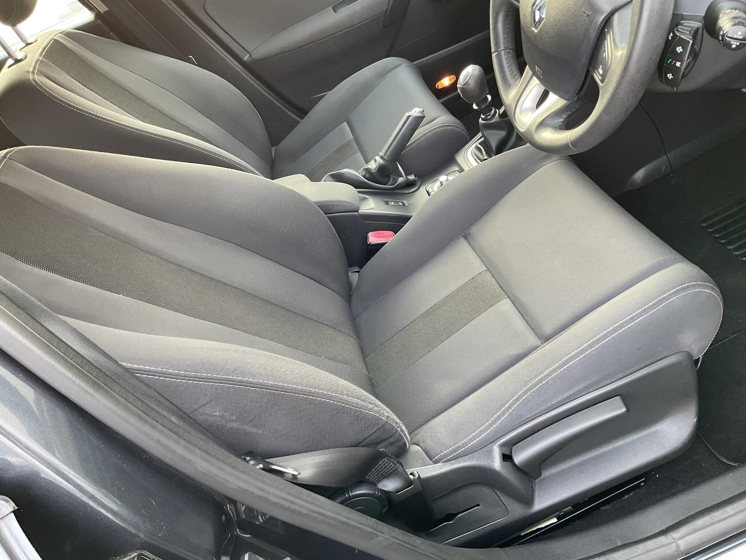 Used Renault Megane 2011 for sale - 77377310: Photo 21