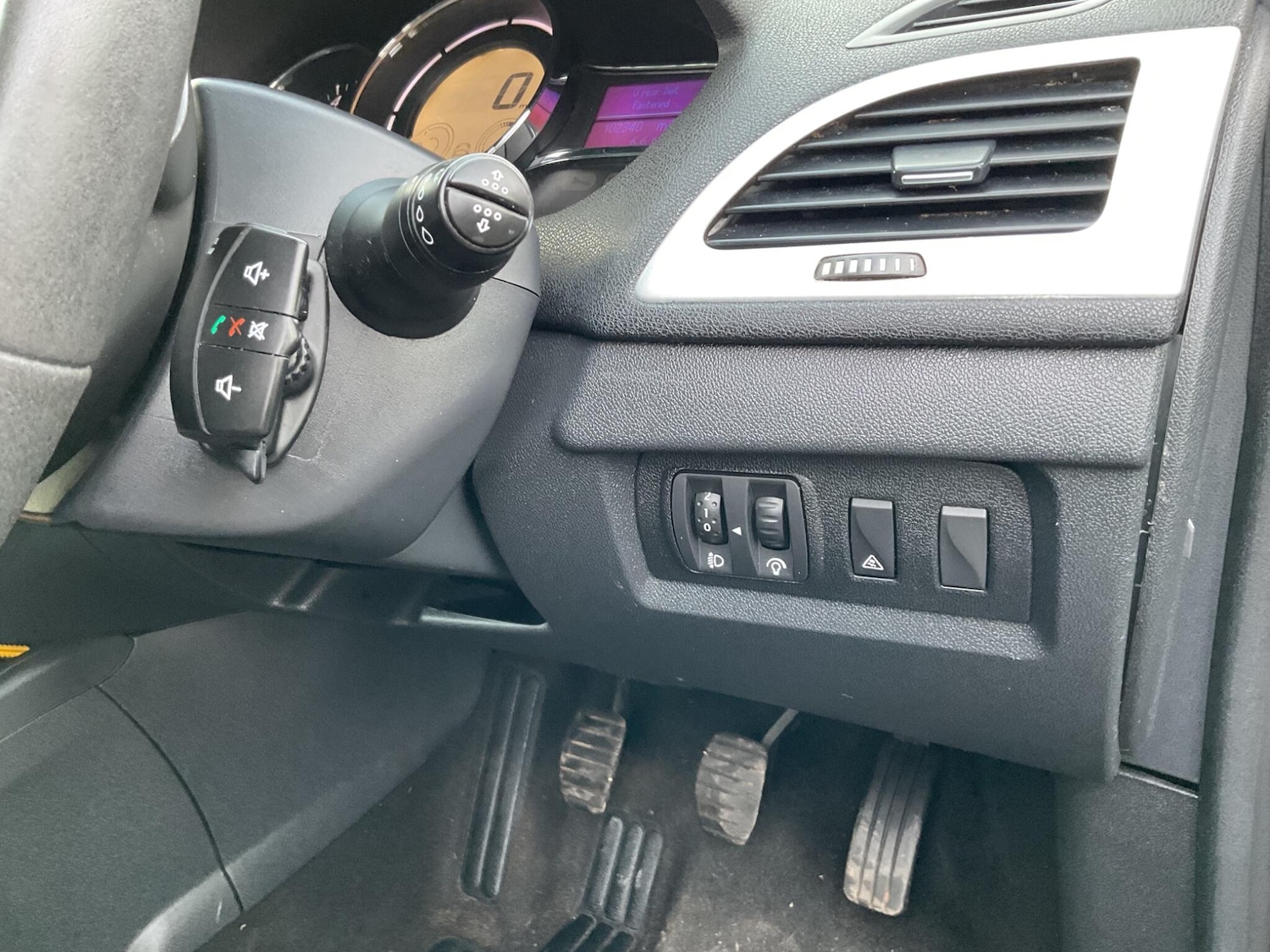 Used Renault Megane 2011 for sale - 77377310: Photo 26