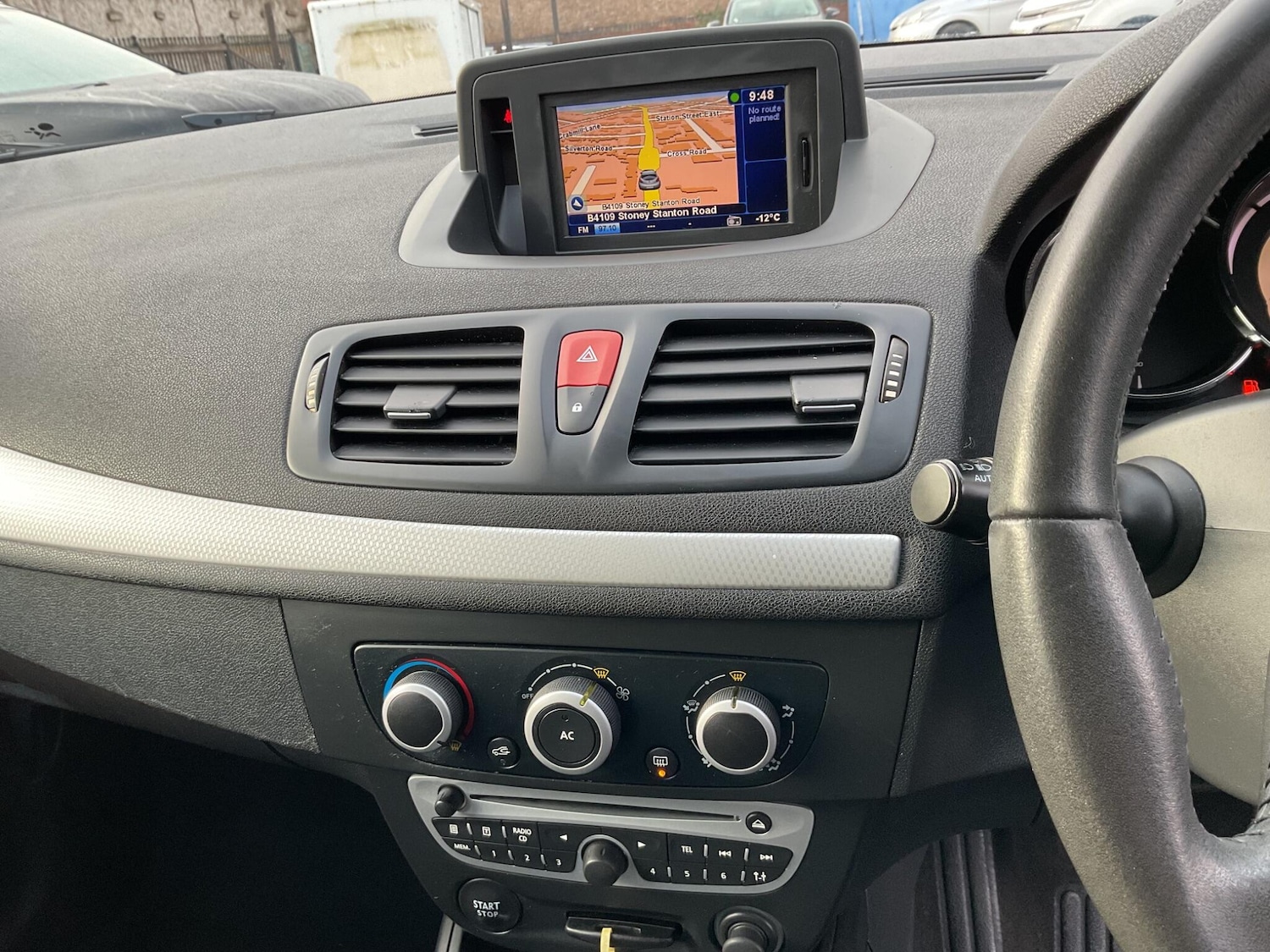 Used Renault Megane 2011 for sale - 77377310: Photo 38