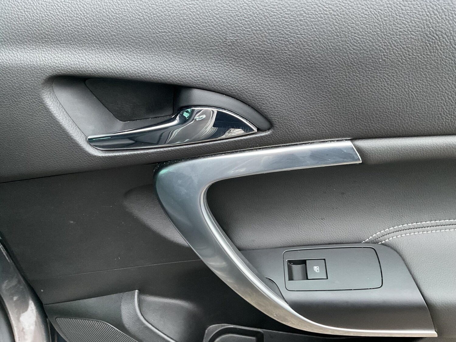 Used Vauxhall Insignia 2015 for sale - 77839297: Photo 29