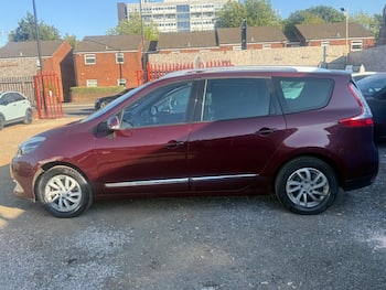 Used Renault Grand Scenic 2016 for sale - 79634256: Photo
