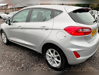 Used Ford Fiesta 2018 for sale - 76701610: Photo