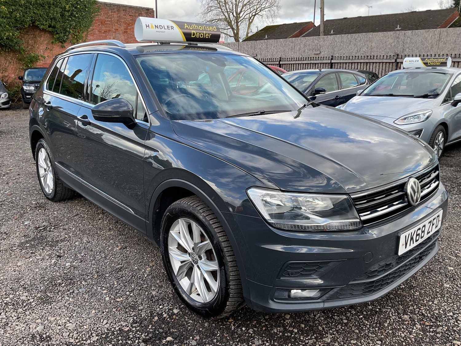 Used Volkswagen Tiguan for sale - 77710476: Photo 1