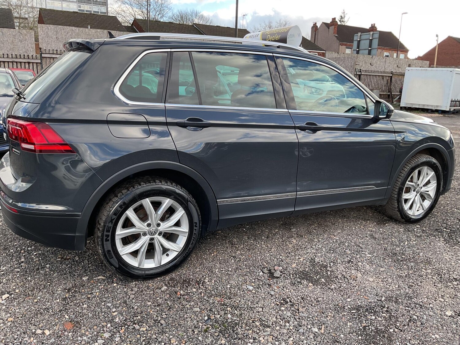 Used Volkswagen Tiguan for sale - 77710476: Photo 12