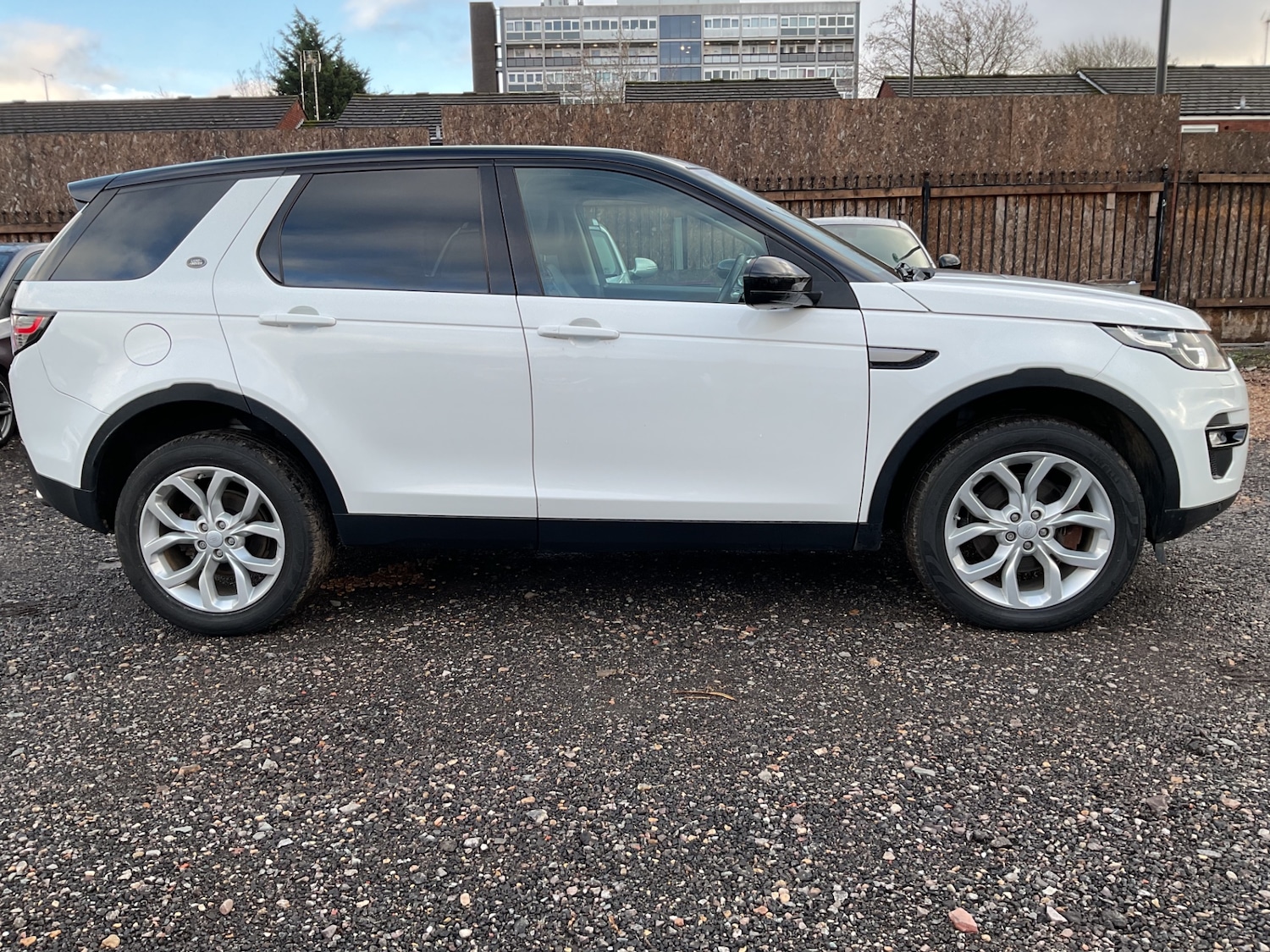 Used Land Rover Discovery Sport 2016 for sale - 76750578: Photo 3
