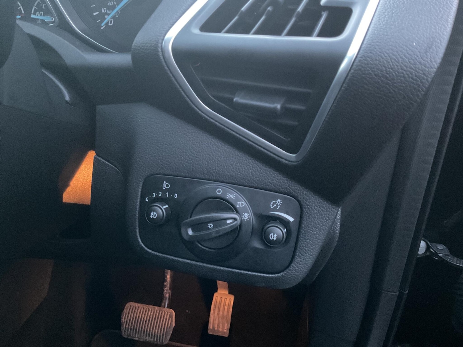 Used Ford Kuga 2014 for sale - 77174673: Photo 30