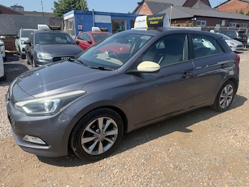 Used Hyundai i20 2015 for sale - 79235950: Photo