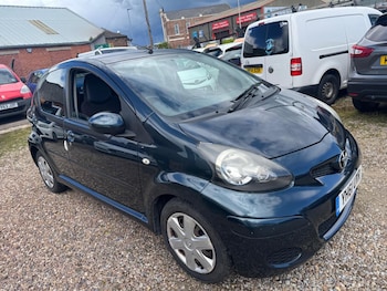 Used Toyota AYGO 2011 for sale - 78772494: Photo