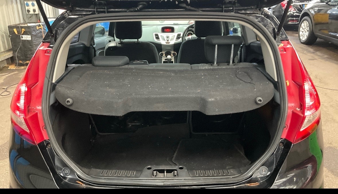 Used Ford Fiesta 2010 for sale - 76286799: Photo 8