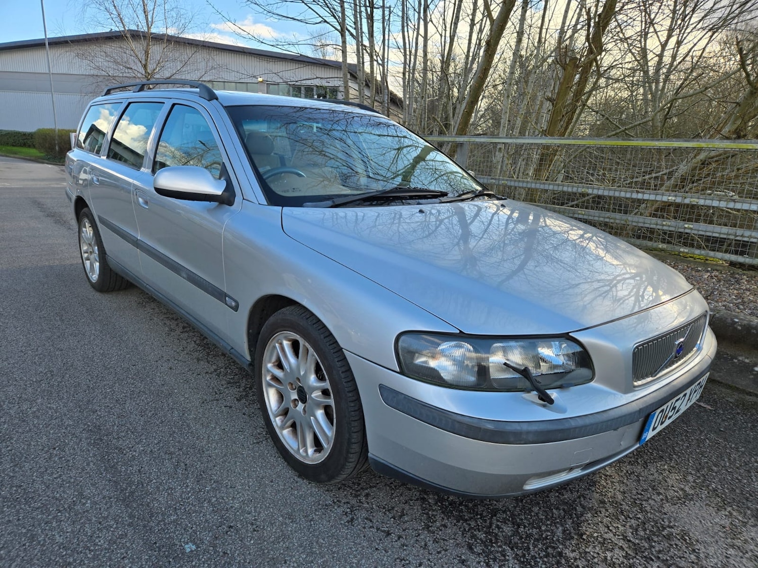Used Volvo V70 2002 for sale - 77979971: Photo 3