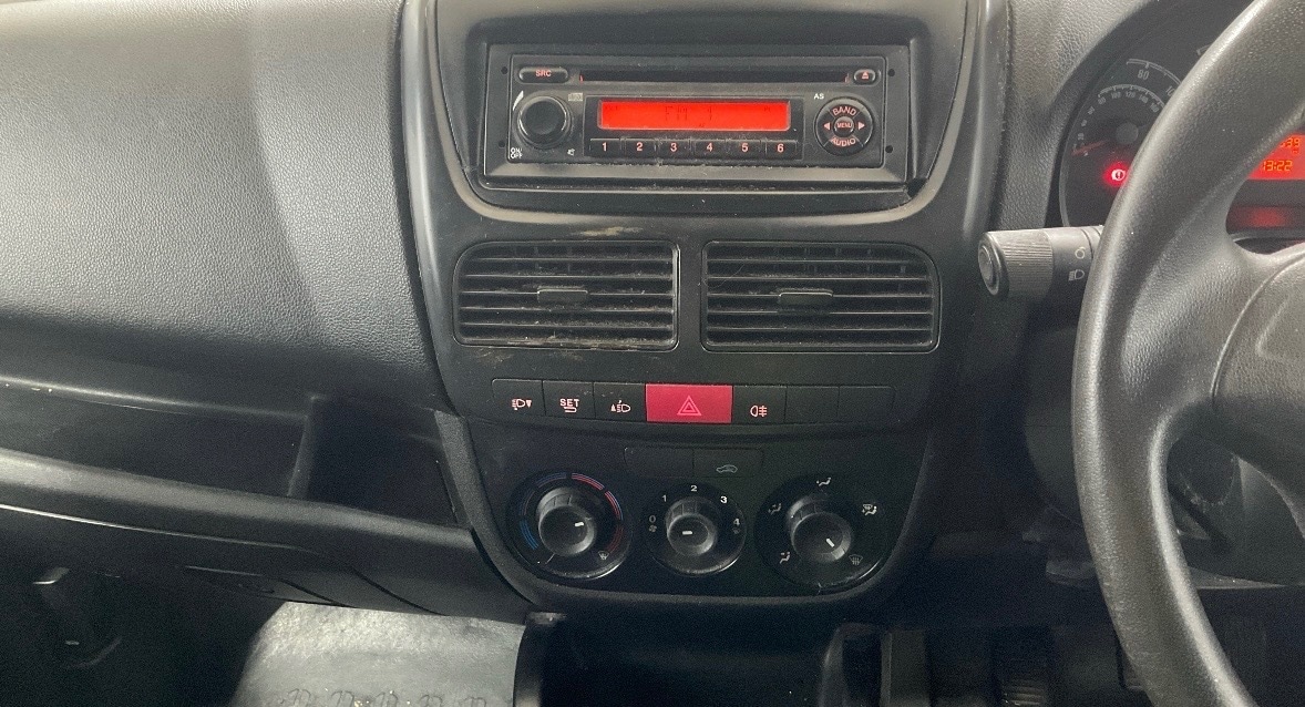 Used Vauxhall Combo 2015 for sale - 76594689: Photo 7