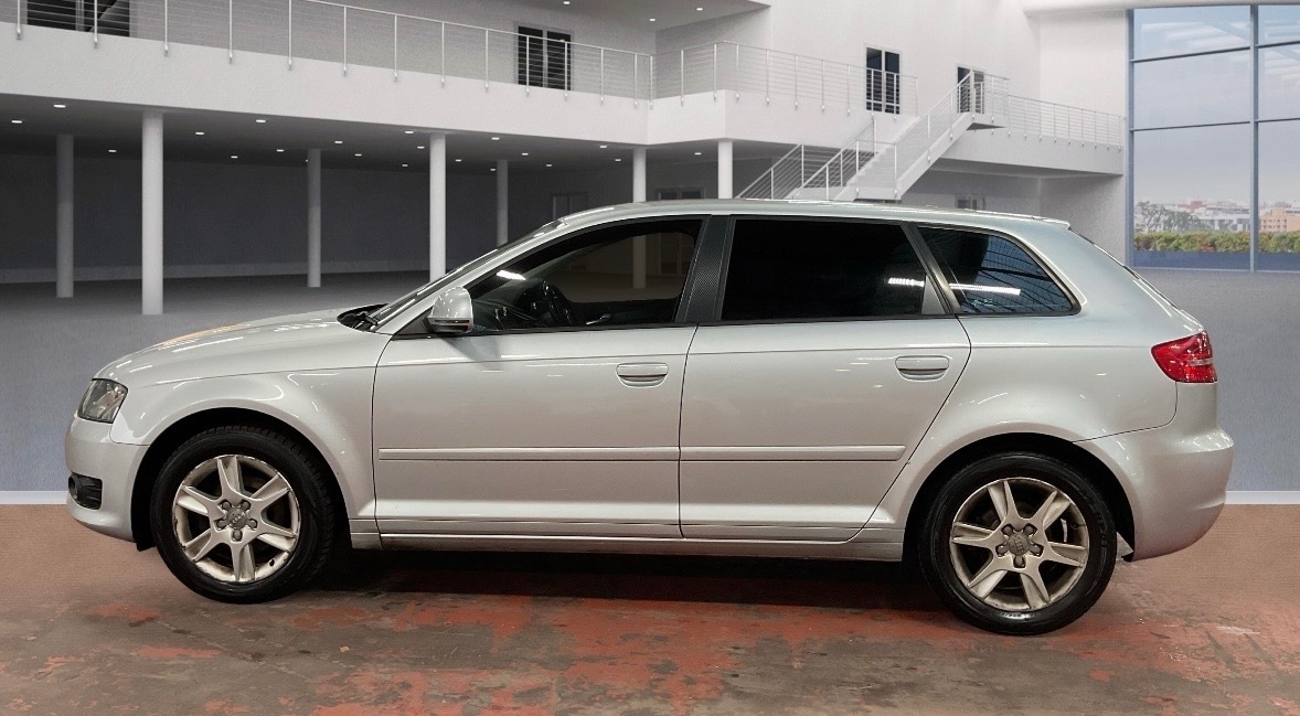 Used Audi A3 2010 for sale - 76527443: Photo 4