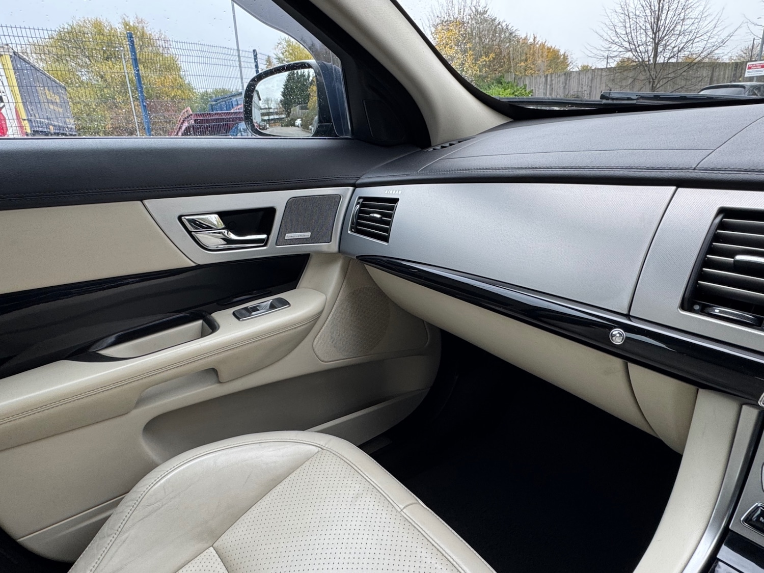 Used Jaguar XF 2012 for sale - 76376960: Photo 18